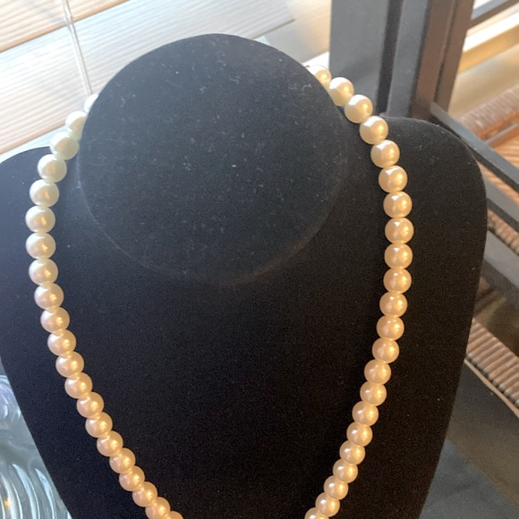 White Faux Pearl Necklace with Small Rhinestone Ball and Tear Drop Shaped Bead - Picture 2 of 11